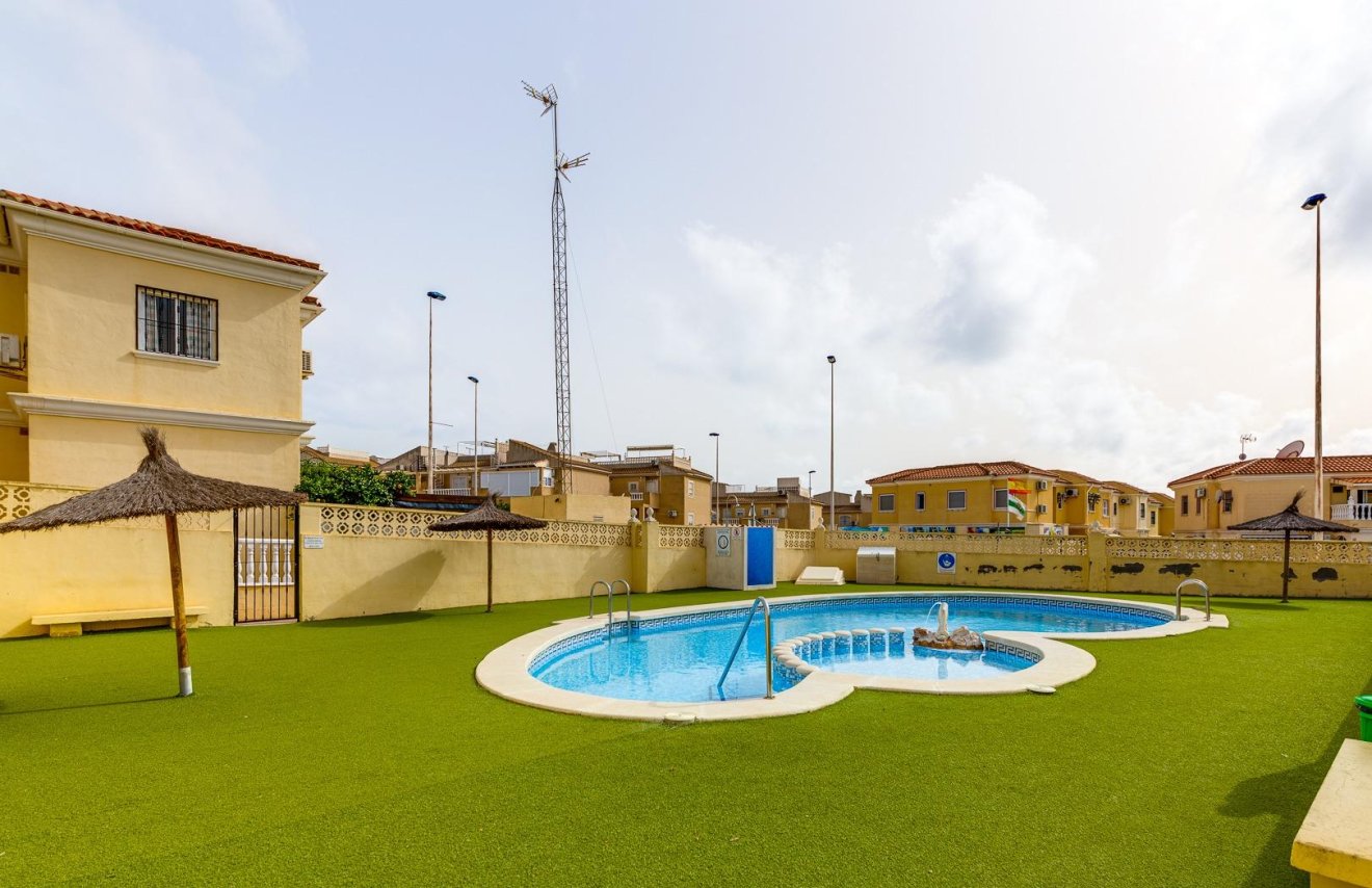 Resale - Bungalow Planta Alta - Torrevieja - Aguas nuevas 2