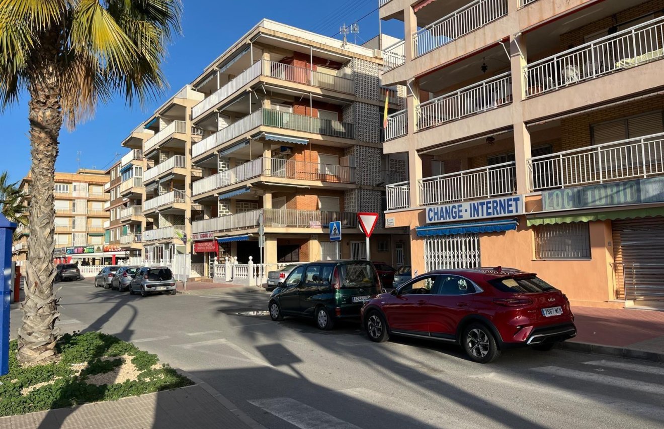 Resale - Casa Tipo Dúplex - Torrevieja - Playa de los Naufragos