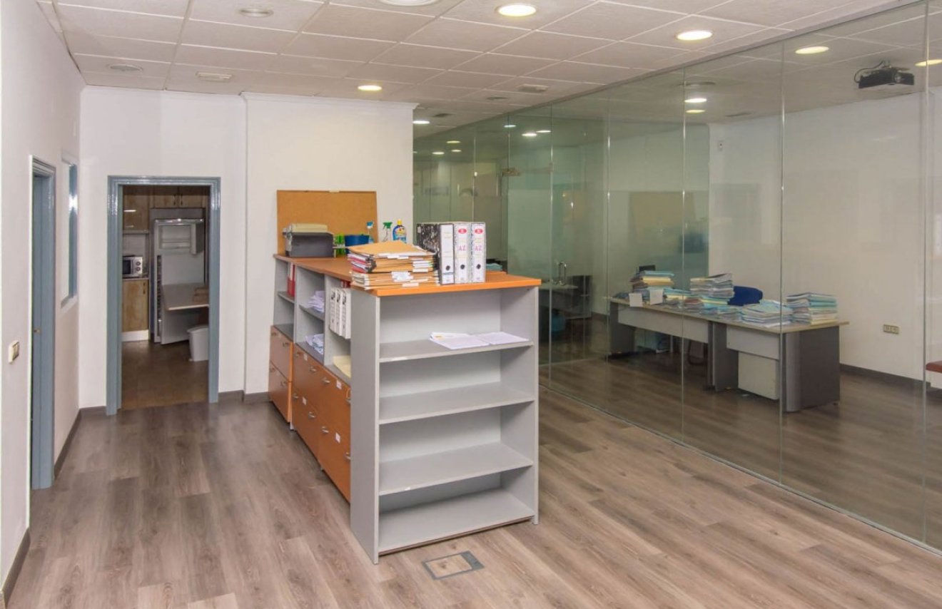 Reventa - Local comercial - Torrevieja - torrevieja