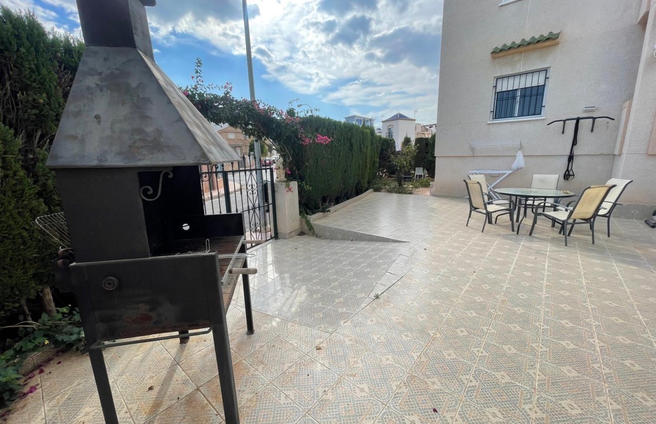 Resale - Bungalow Planta Baja - Torrevieja - Los Balcones - Los Altos del Edén