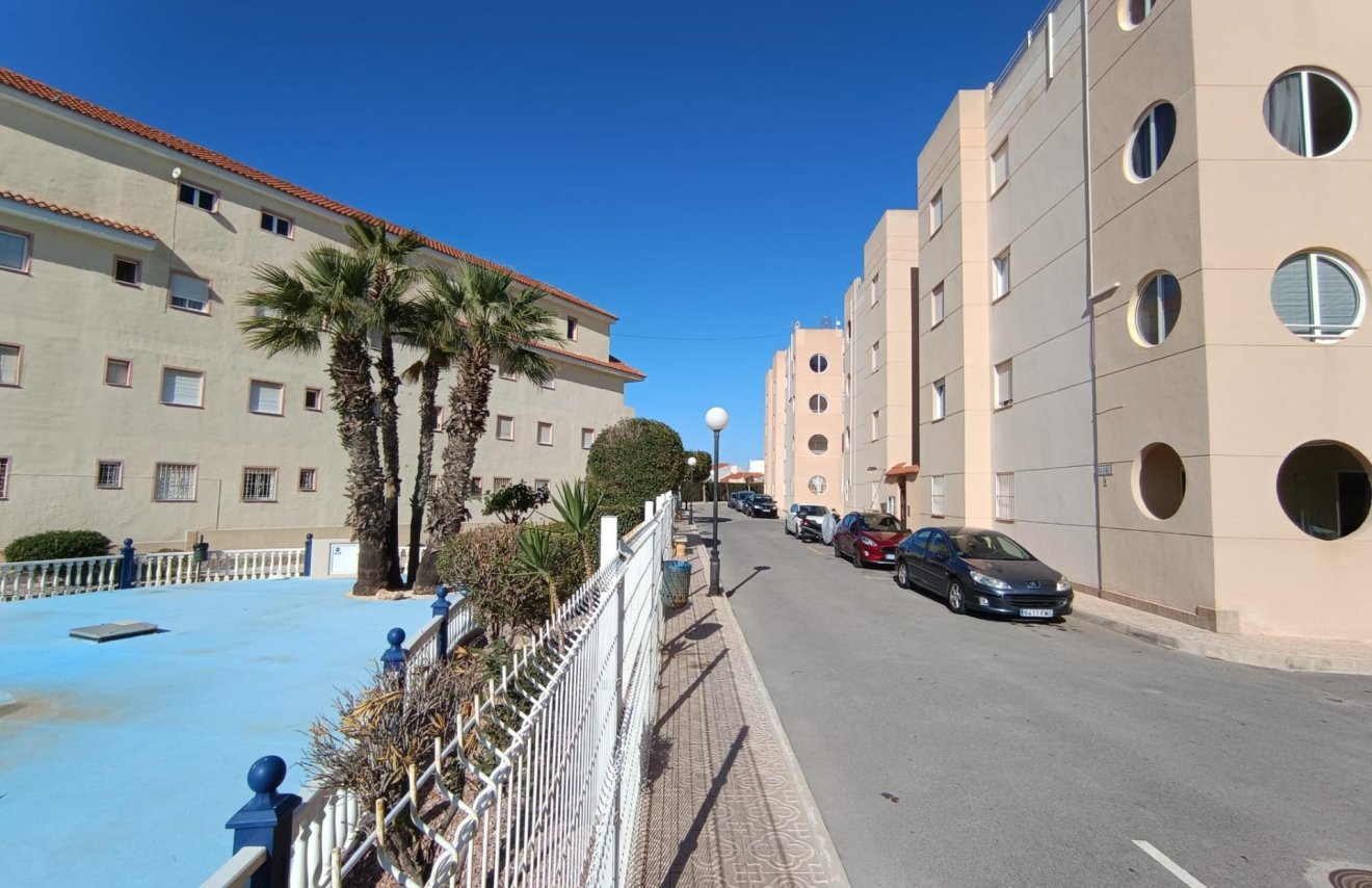 Resale - Apartamento - Torrevieja - La Siesta - El Salado - Torreta