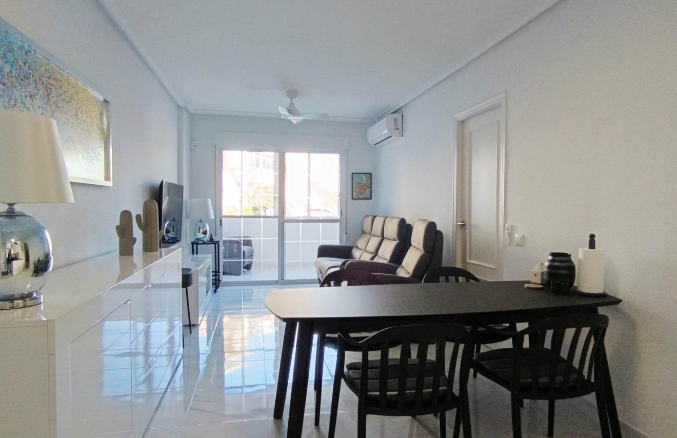 Resale - Apartamento - Torrevieja - La Siesta - El Salado - Torreta