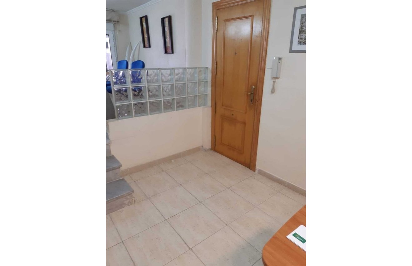 Reventa - Local comercial - Torrevieja - Playa del Cura