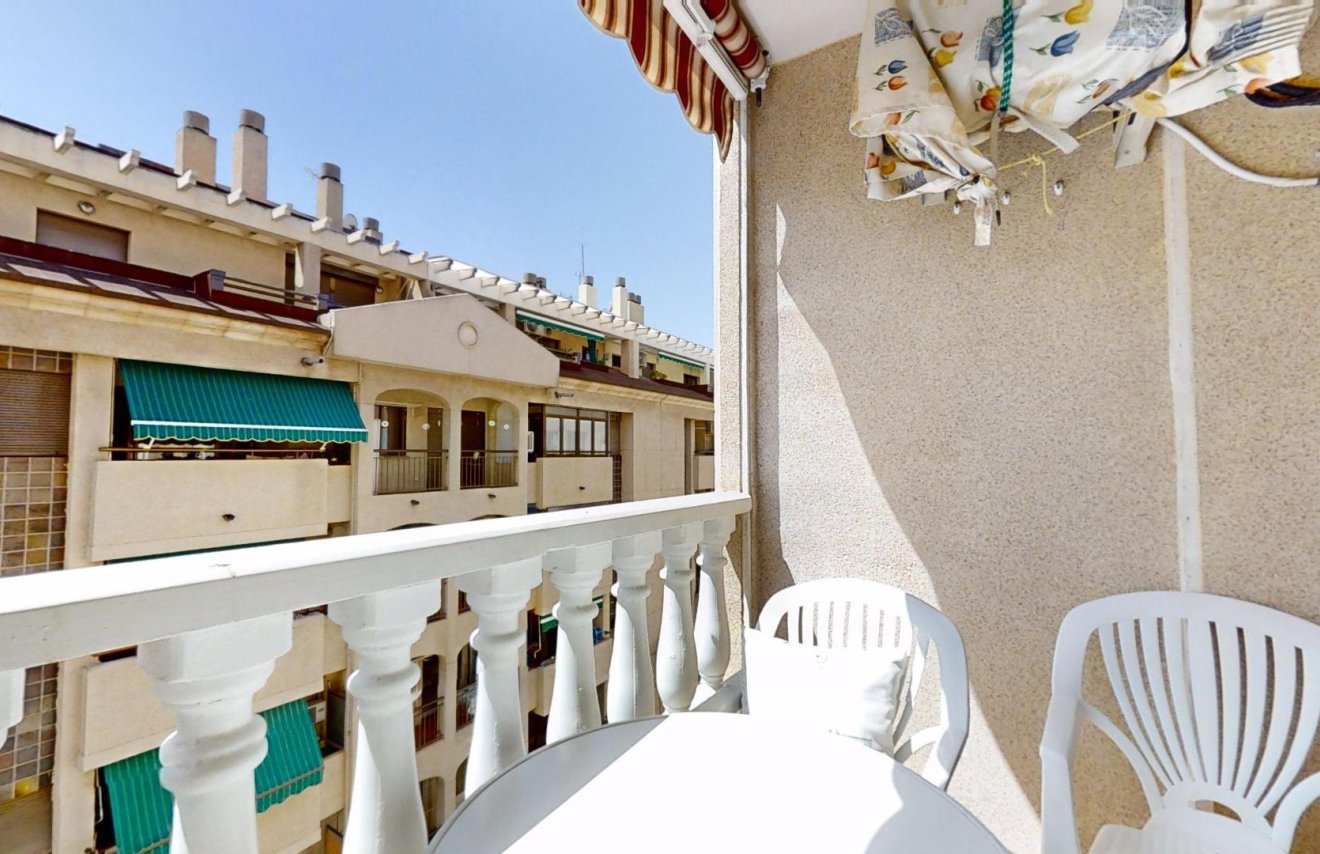 Resale - Apartamento - Torrevieja - Centro