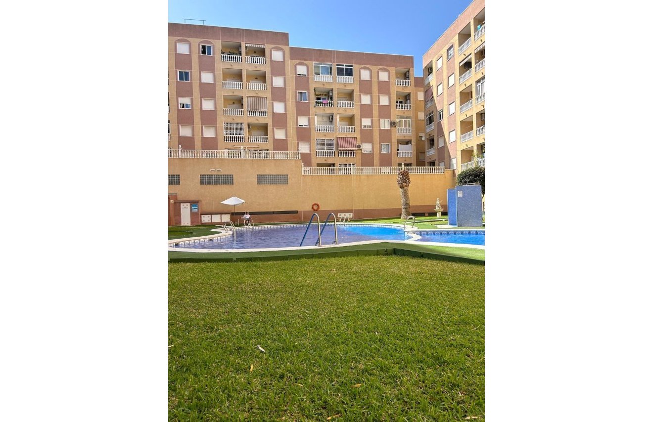 Resale - Apartamento - Torrevieja - Centro