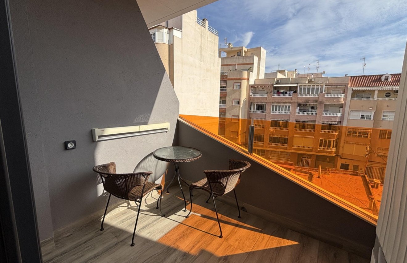 Resale - Apartamento - Torrevieja - Habaneras