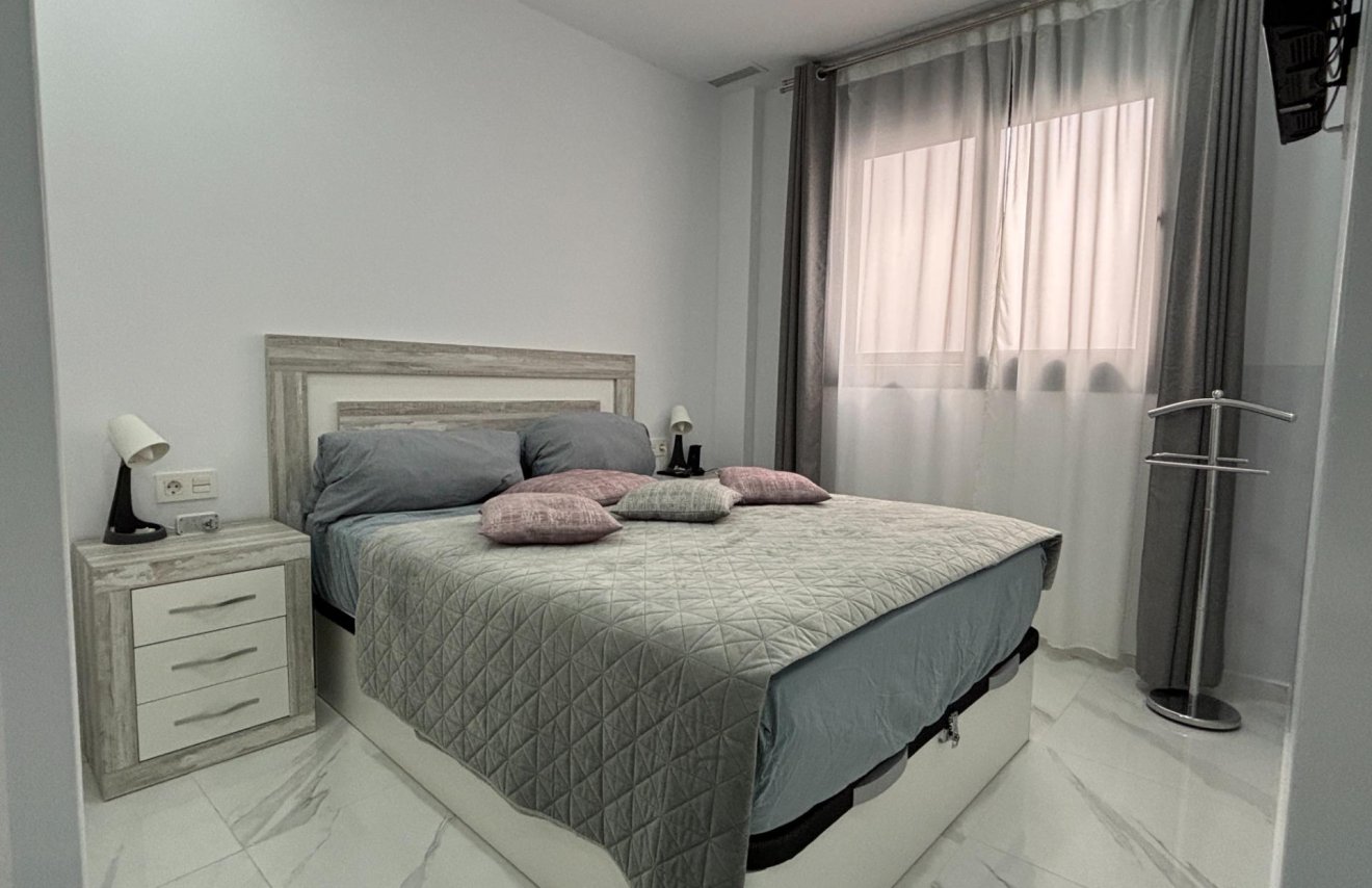 Resale - Apartamento - Torrevieja - Habaneras