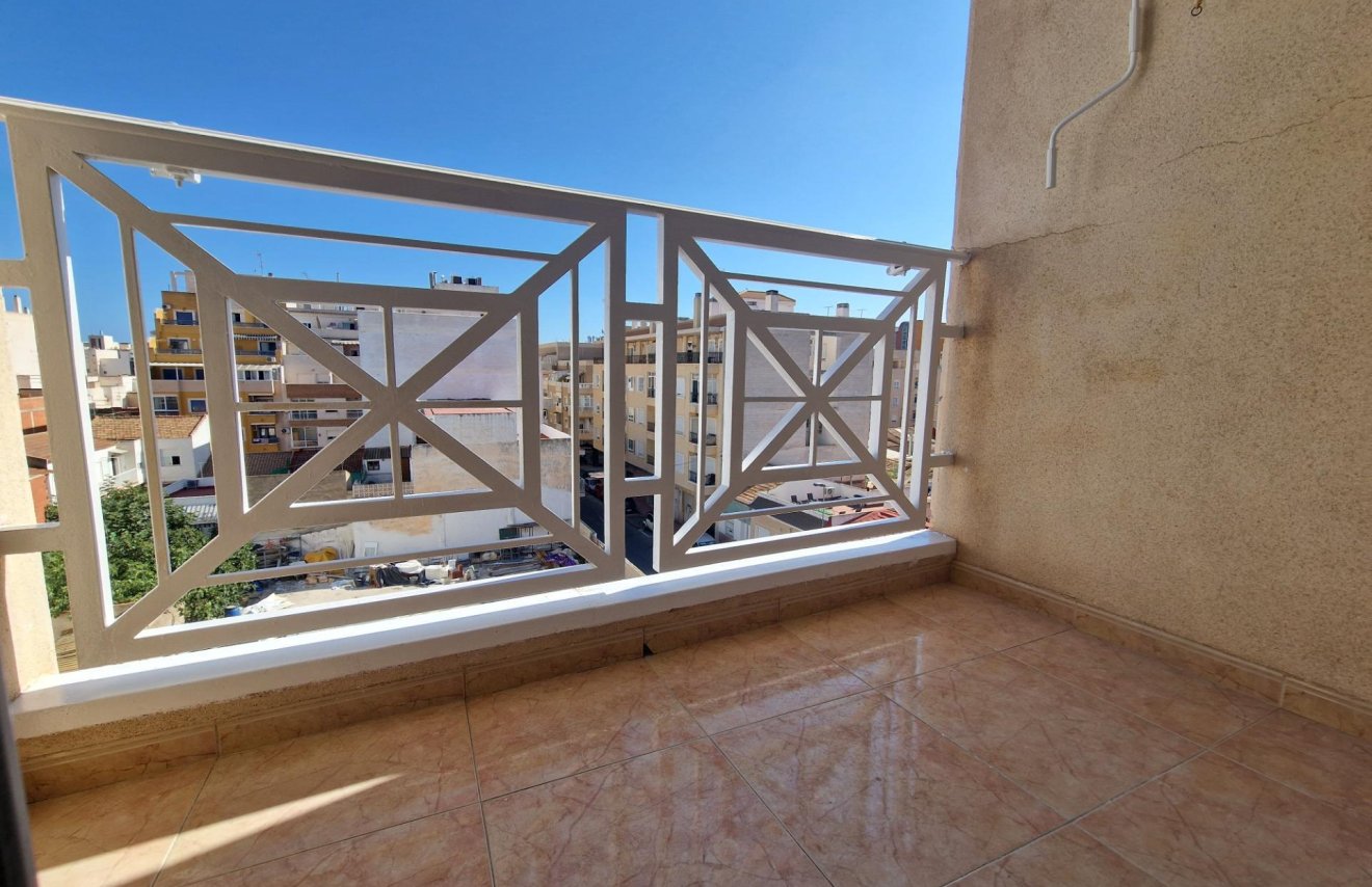 Resale - Apartamento - Torrevieja - Centro