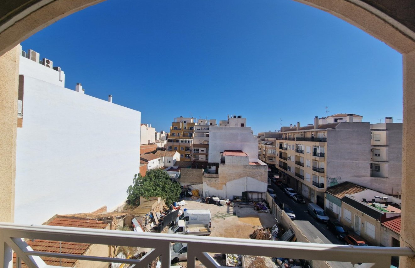 Resale - Apartamento - Torrevieja - Centro