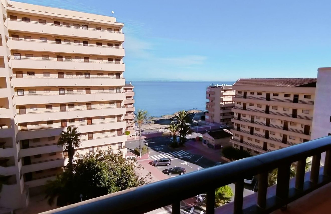 Resale - Apartamento - Torrevieja - Cabo cervera