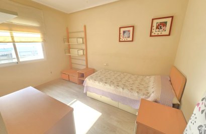 Resale - Apartamento - Torrevieja - Playa del Cura