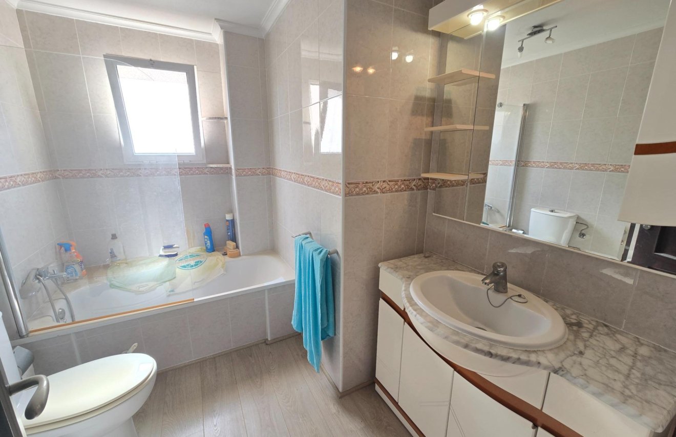 Resale - Apartamento - Torrevieja - Playa del Cura