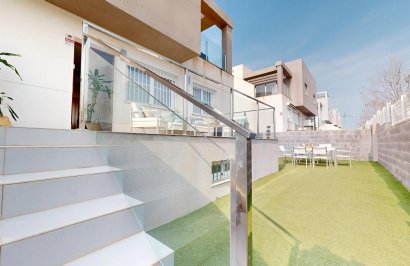 Reventa - Chalet - Torrevieja - Aguas Nuevas