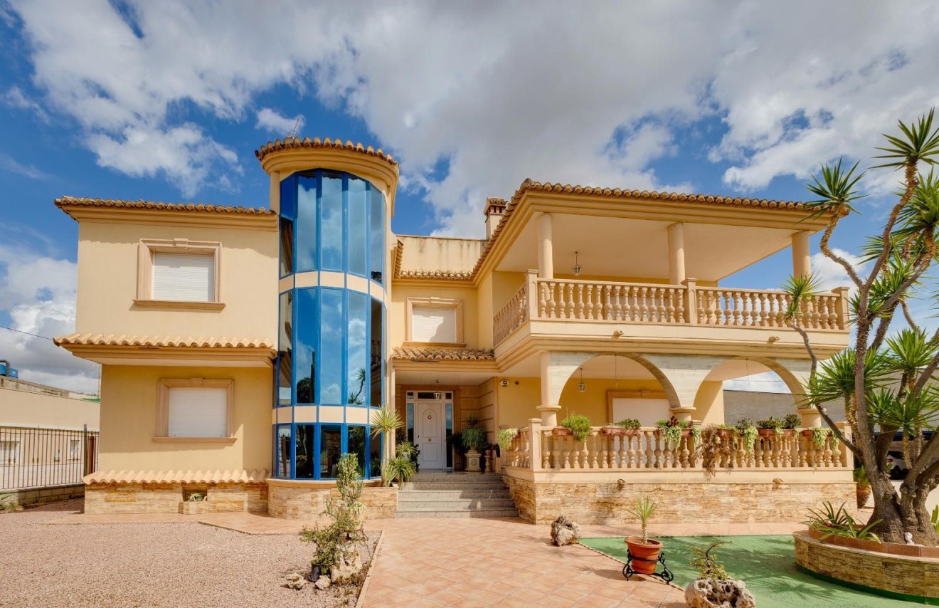 Reventa - Villa de Lujo - Orihuela - Desamparados-Hurchillo-Torremendo