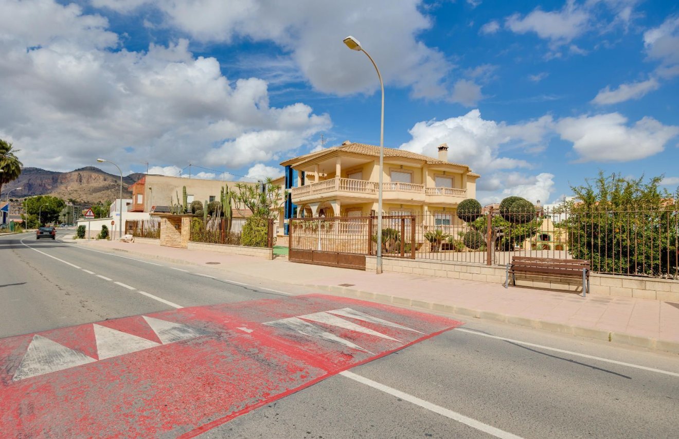 Reventa - Villa de Lujo - Orihuela - Desamparados-Hurchillo-Torremendo