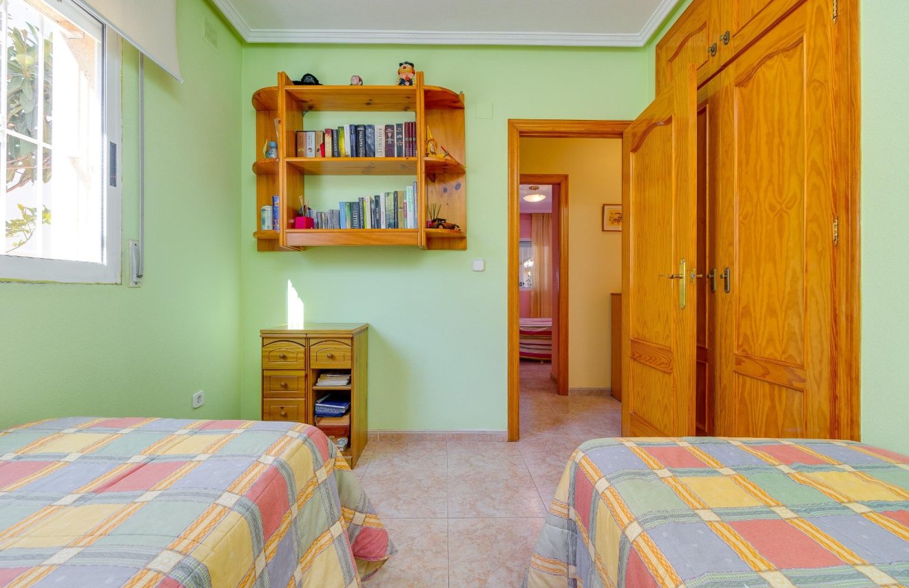 Resale - Townhouse - Torrevieja - Aguas nuevas 2