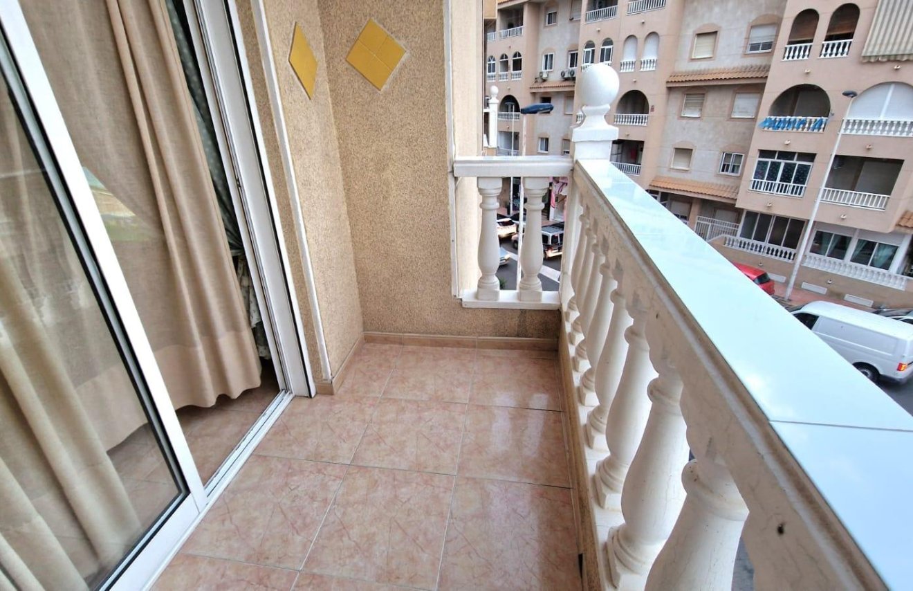 Resale - Apartamento - Torrevieja - Centro