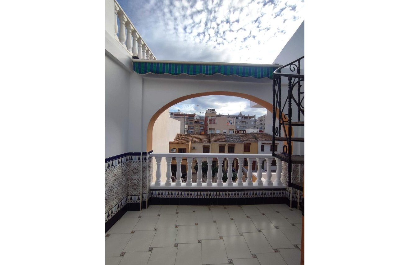 Resale - Apartamento - Torrevieja - Centro