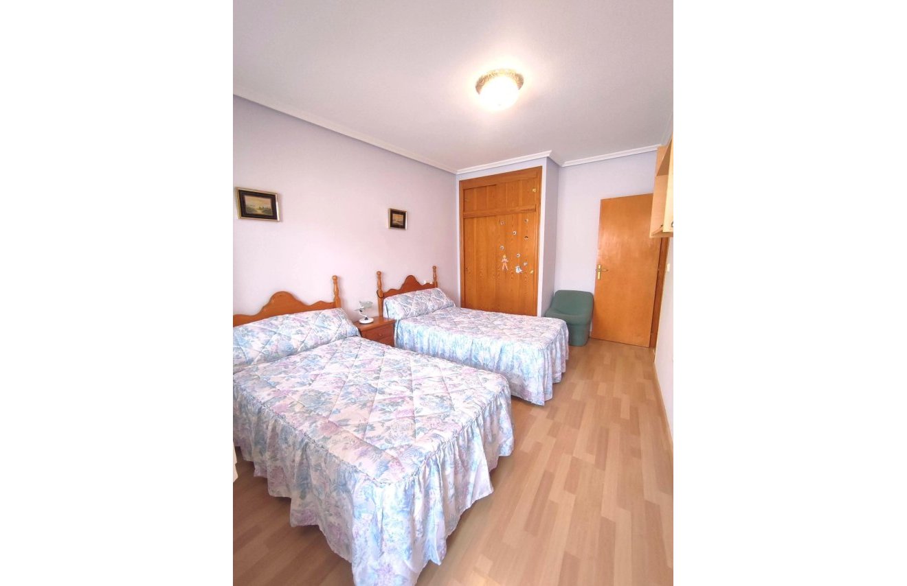 Resale - Apartamento - Torrevieja - Centro