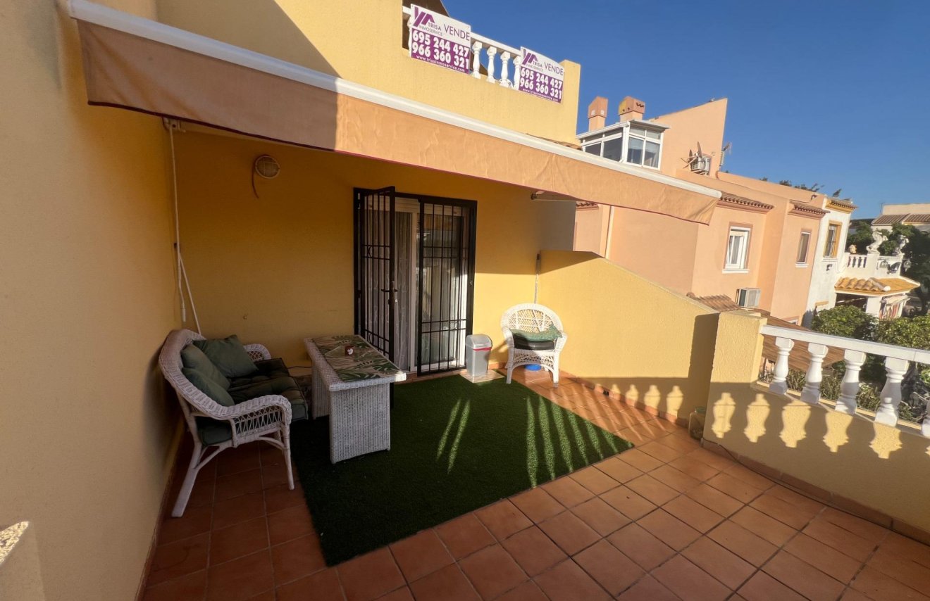 Resale - Chalet - Torrevieja - Aguas Nuevas