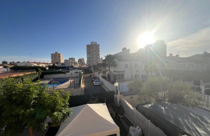 Resale - Chalet - Torrevieja - Aguas Nuevas