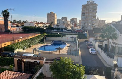 Resale - Chalet - Torrevieja - Aguas Nuevas
