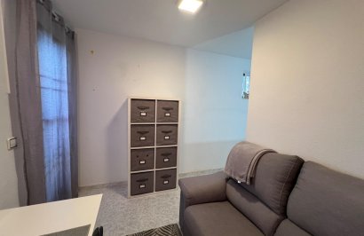 Resale - Chalet - Torrevieja - Aguas Nuevas