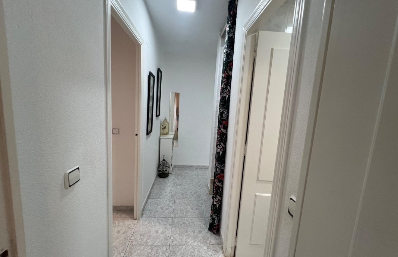 Resale - Chalet - Torrevieja - Aguas Nuevas