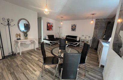 Resale - Chalet - Torrevieja - Aguas Nuevas