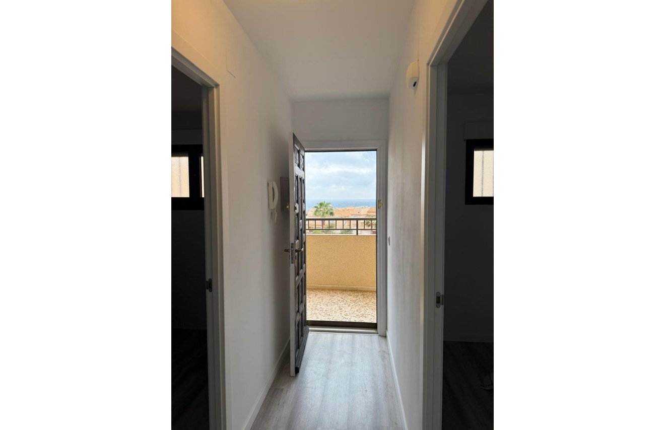 Resale - Apartamento - Torrevieja - Cabo cervera