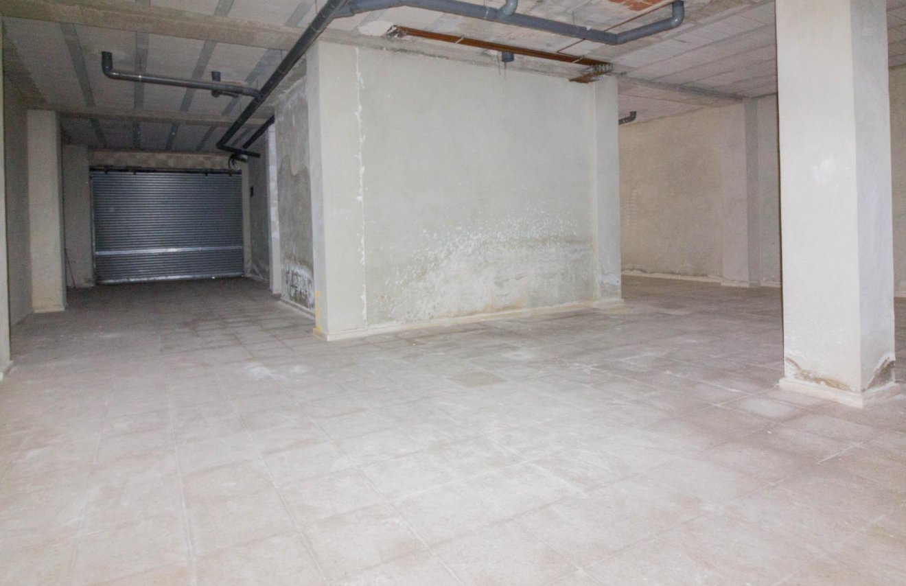 Reventa - Local comercial - Callosa de Segura - Comunidad valenciana