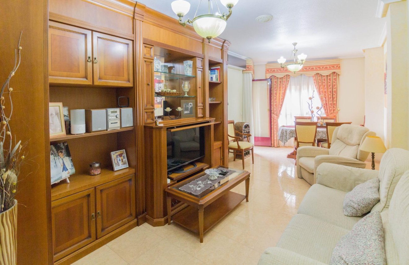 Resale - Piso - Redován