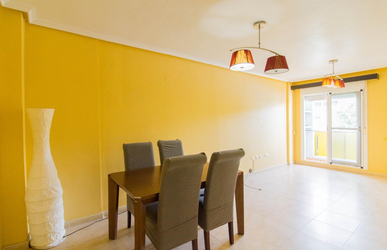 Reventa - Piso - Callosa de Segura - I.E.S. VEGA BAJA