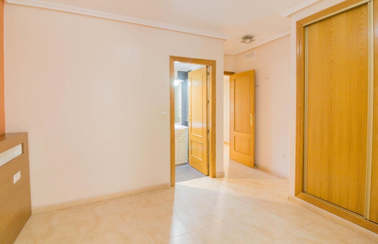 Reventa - Piso - Callosa de Segura - I.E.S. VEGA BAJA