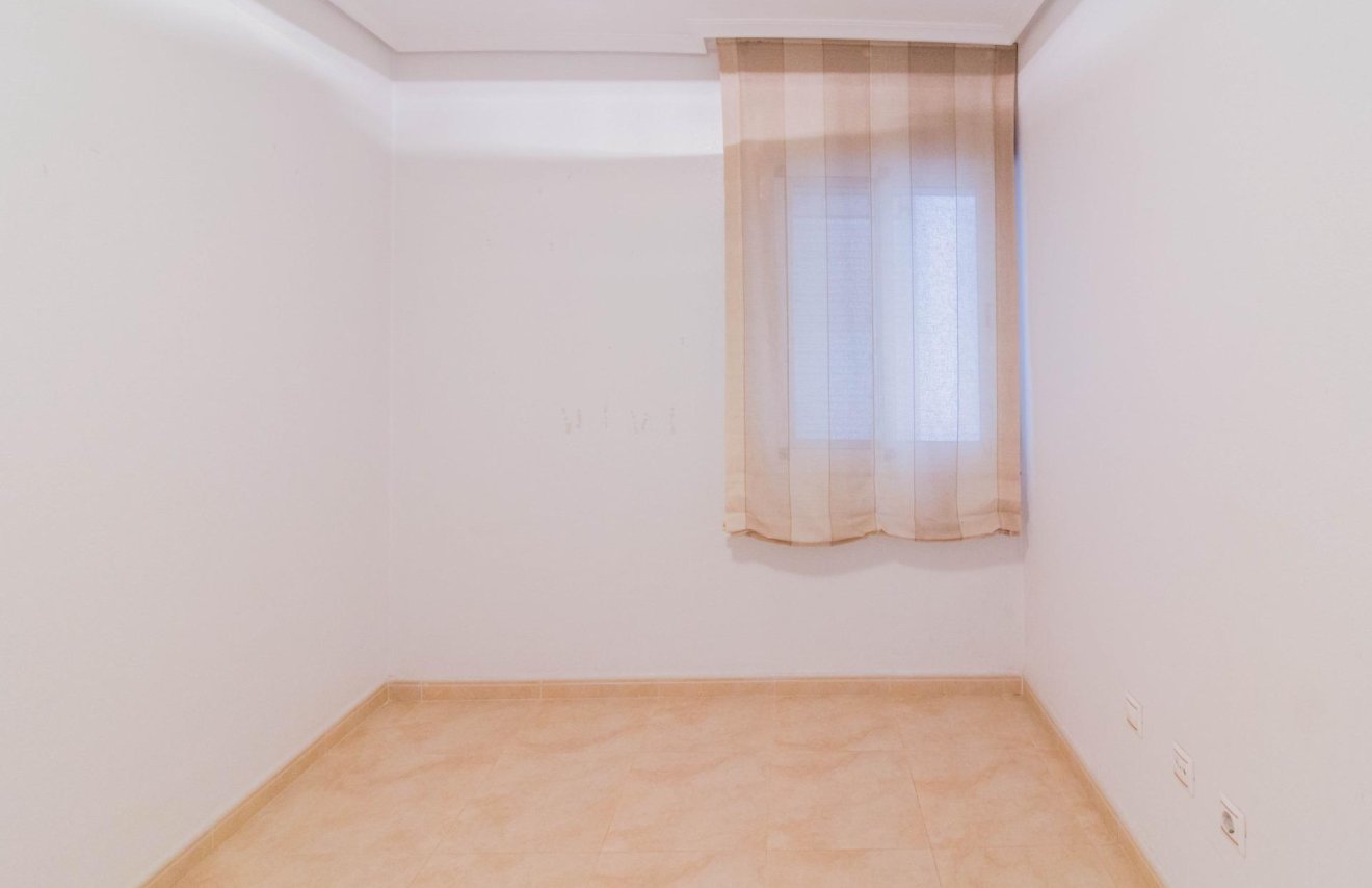 Reventa - Piso - Callosa de Segura - I.E.S. VEGA BAJA