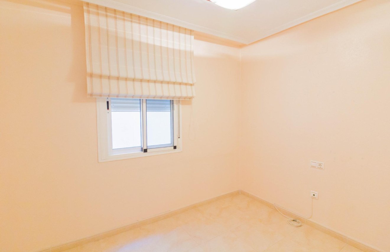 Reventa - Piso - Callosa de Segura - I.E.S. VEGA BAJA