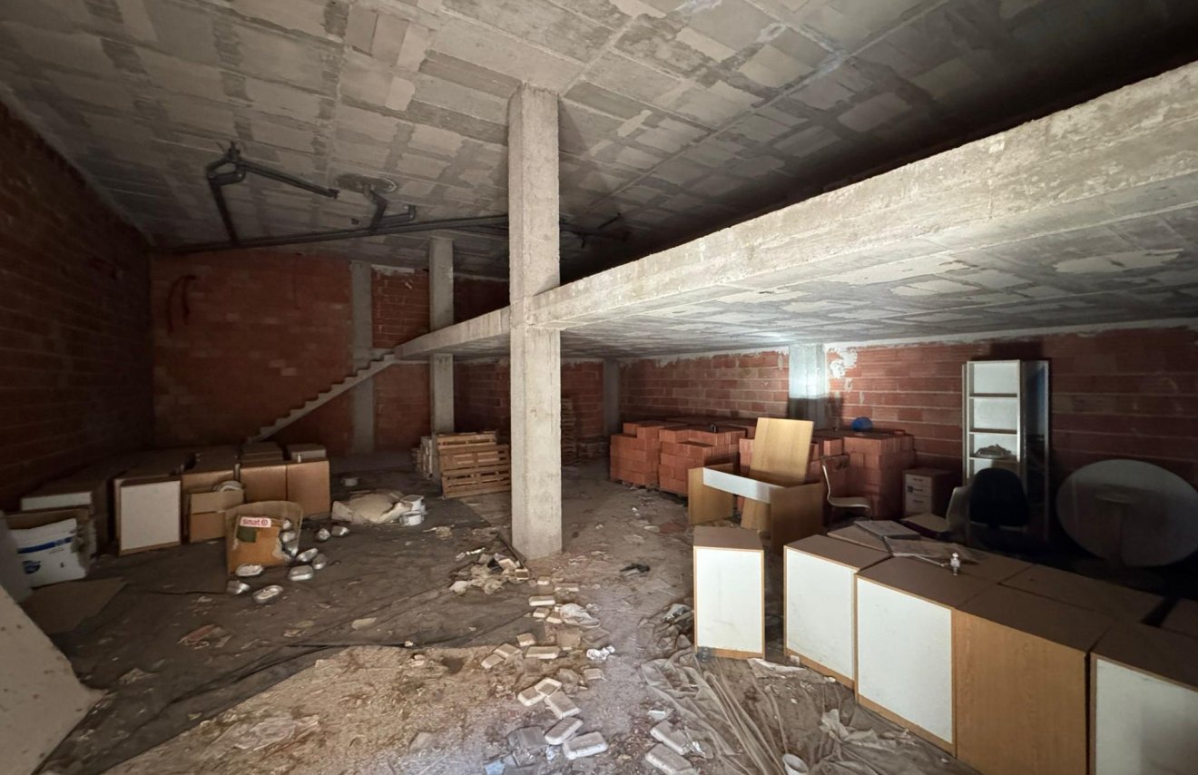 Resale - Local comercial - Albatera