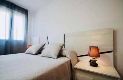 Alquiler a largo plazo - Apartamento - Torrevieja - Centro