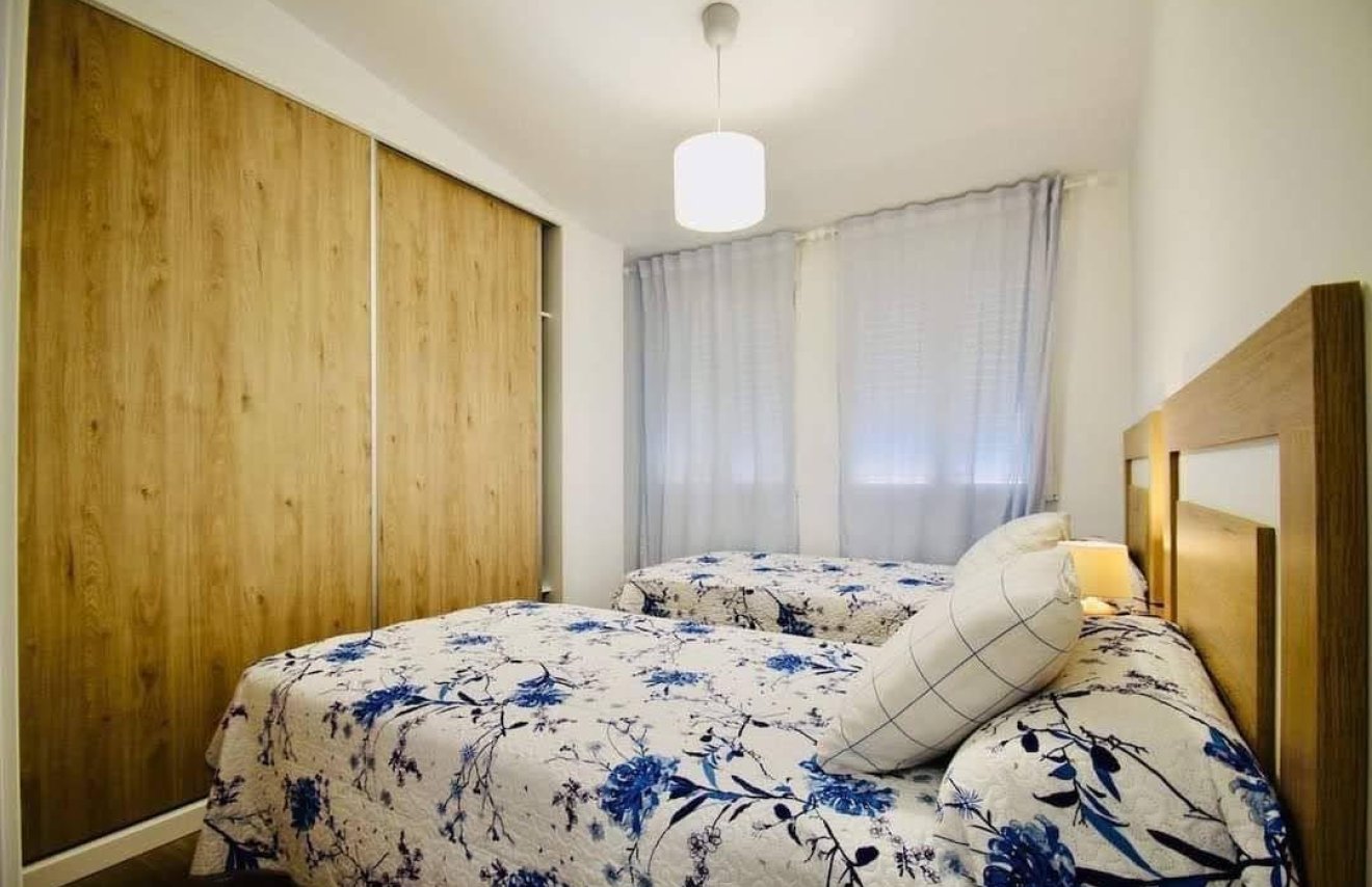 Alquiler a largo plazo - Apartamento - Torrevieja - Centro