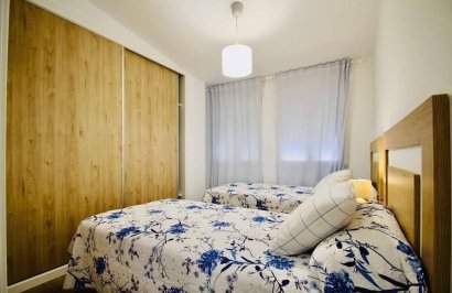 Alquiler a largo plazo - Apartamento - Torrevieja - Centro