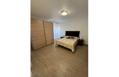 Alquiler a largo plazo - Piso - Orihuela - Zona Centro