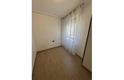 Alquiler a largo plazo - Piso - Orihuela - Zona Centro