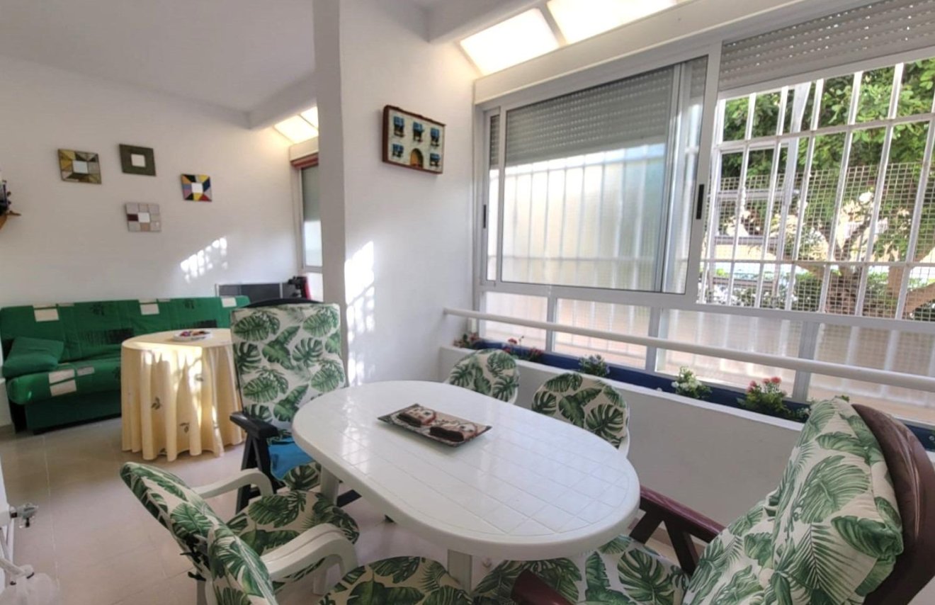 Reventa - Planta baja - Torrevieja - Aguas Nuevas