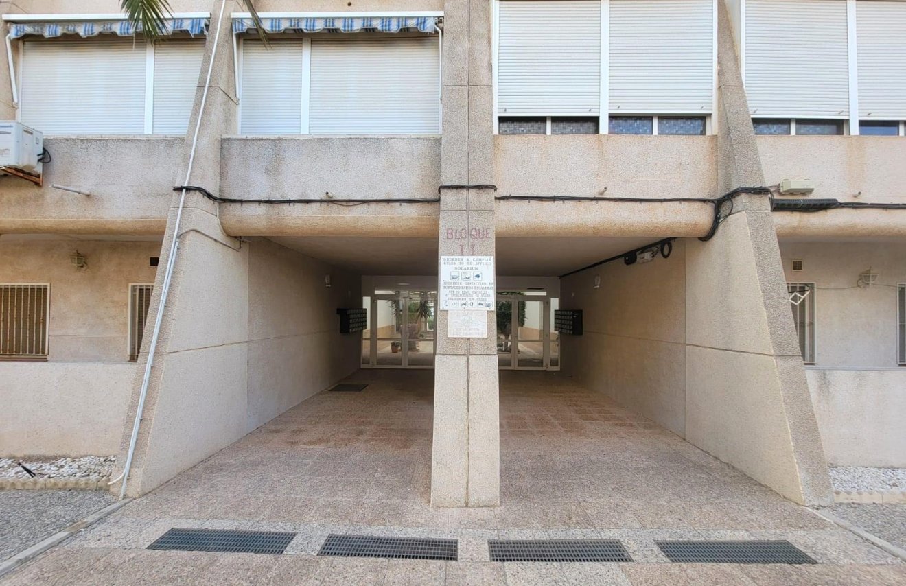 Reventa - Planta baja - Torrevieja - Aguas Nuevas