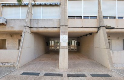 Reventa - Planta baja - Torrevieja - Aguas Nuevas