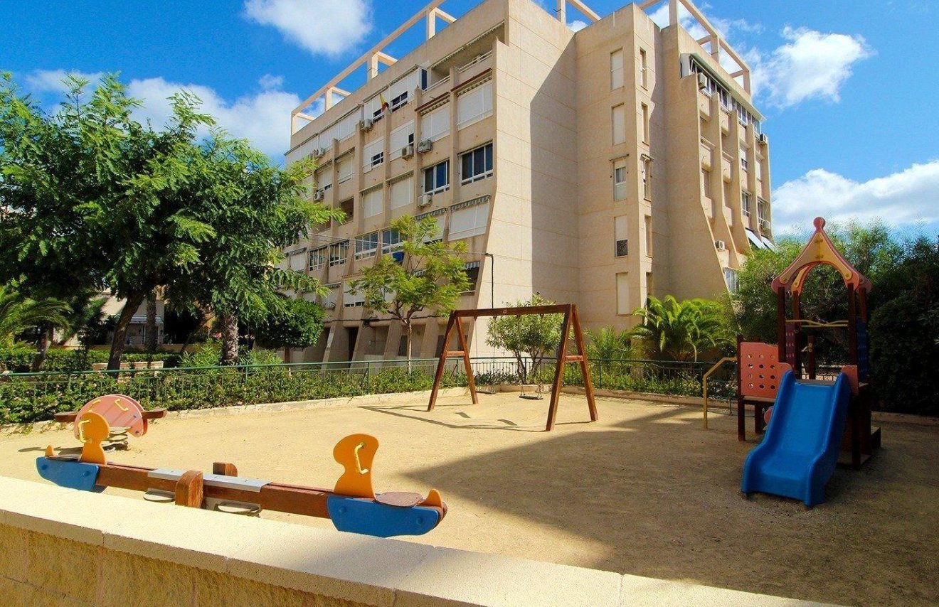 Reventa - Planta baja - Torrevieja - Aguas Nuevas