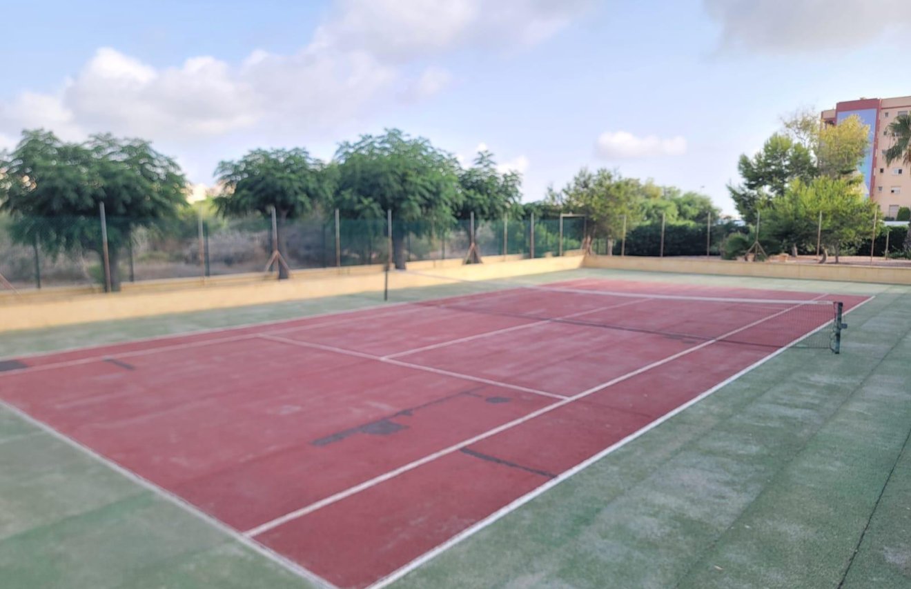 Reventa - Planta baja - Torrevieja - Aguas Nuevas