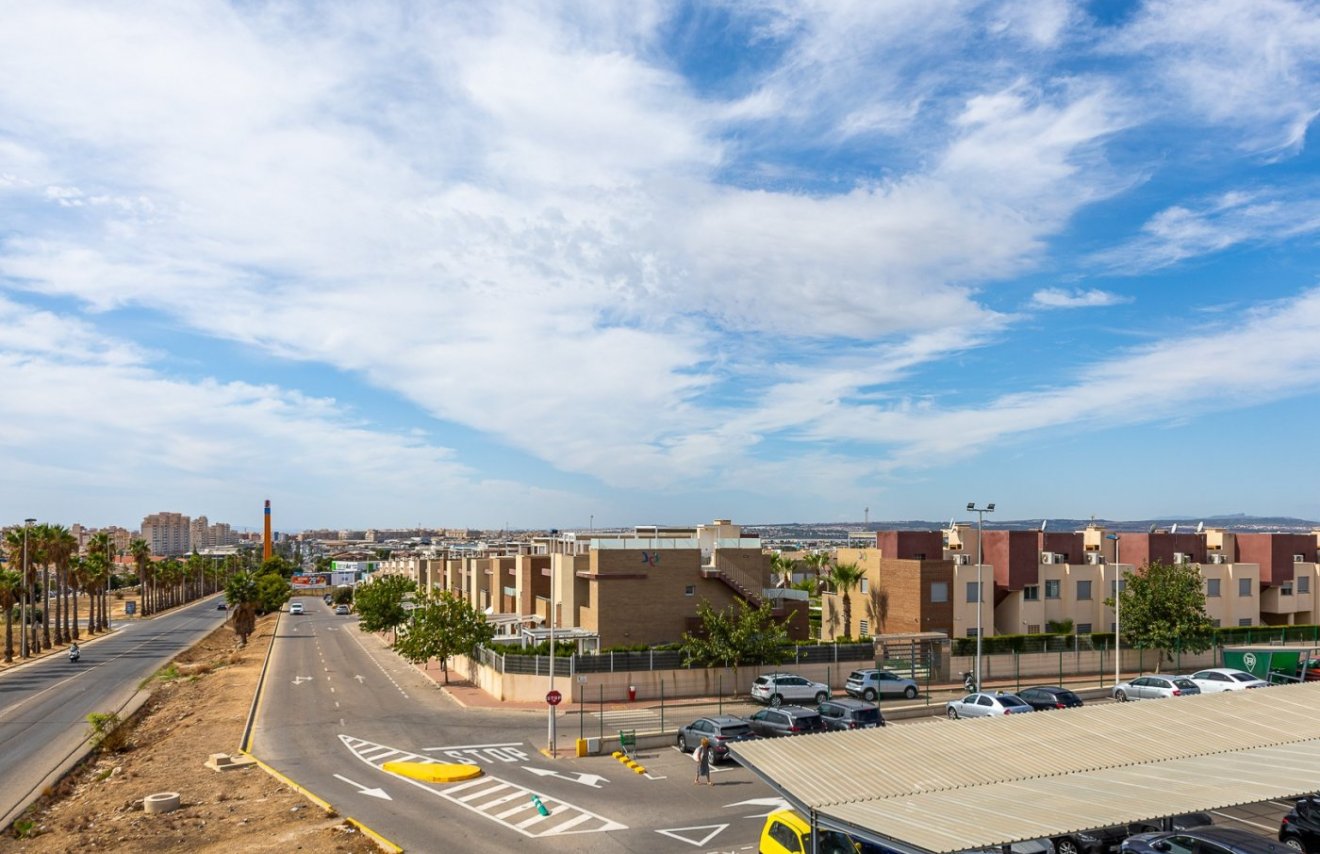 Reventa - Adosado - Torrevieja - Sector 25