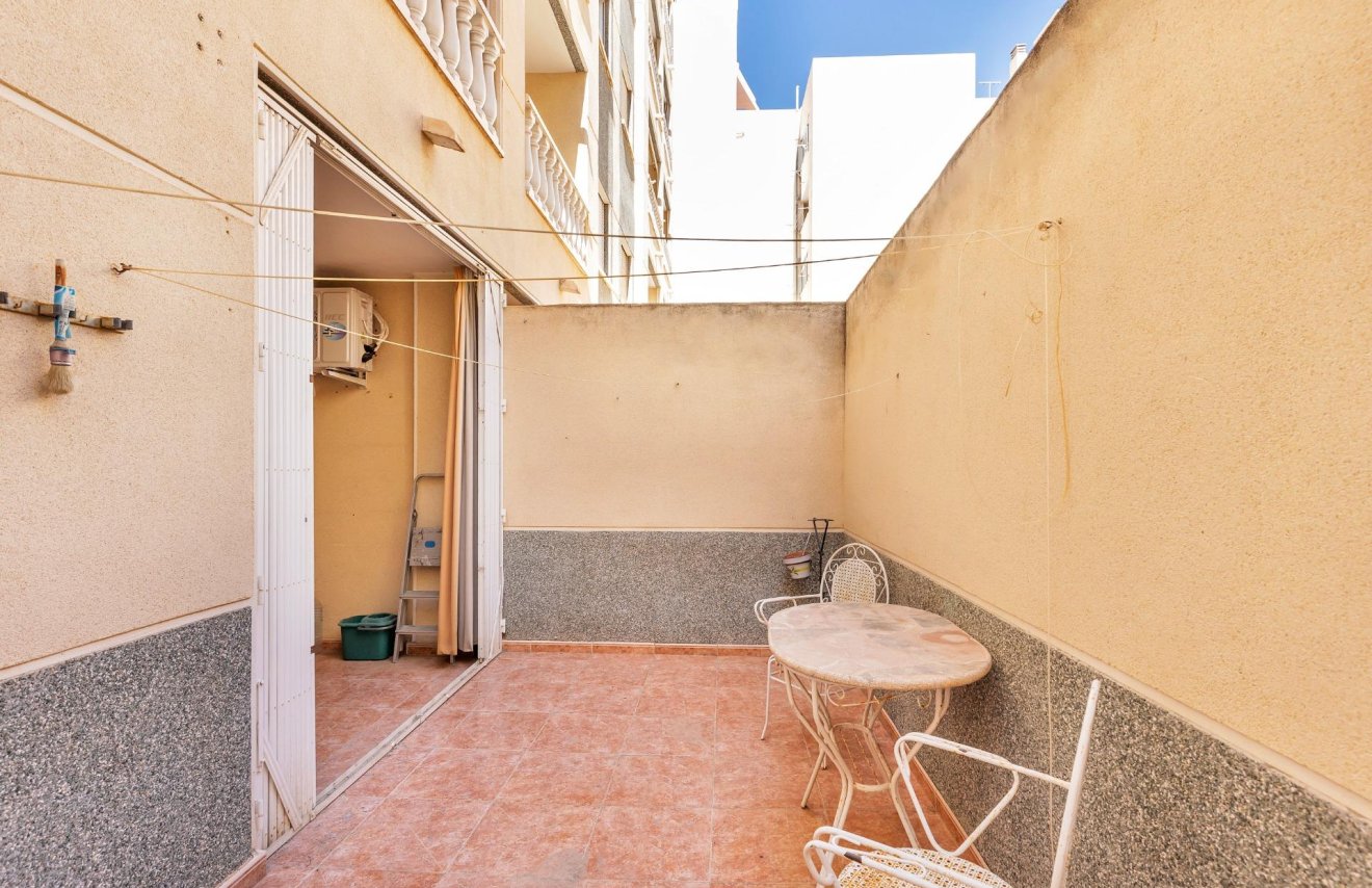 Reventa - Planta baja - Torrevieja - Estacion de autobuses