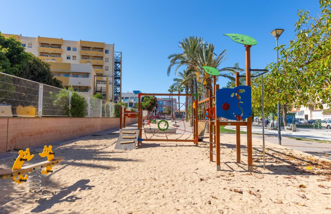 Reventa - Planta baja - Torrevieja - Estacion de autobuses